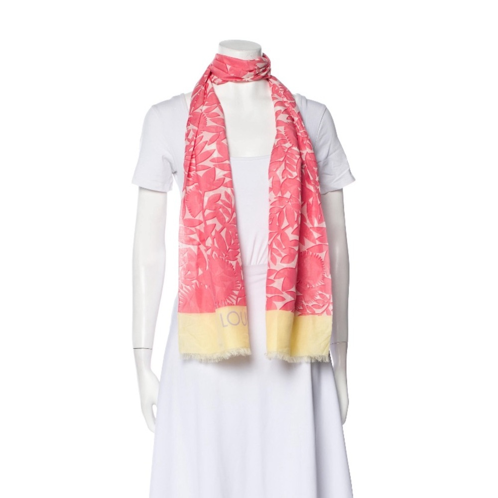LV scarf